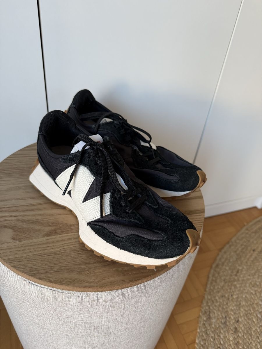 New Balance Scarpe da donna: New Balance 327 – Usato da Luzern venduto da Aistee 2