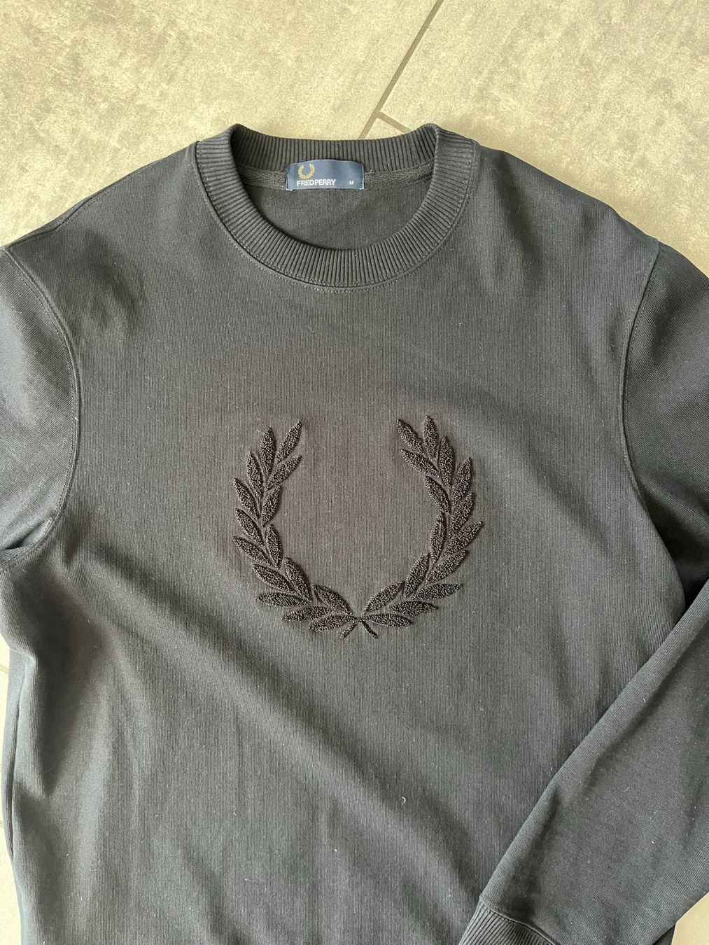 Fred Perry Pulls & Sweat-shirts: FRED PERRY Pullover Schwarz – D'occasion à Otelfingen par Denis_ZH 2