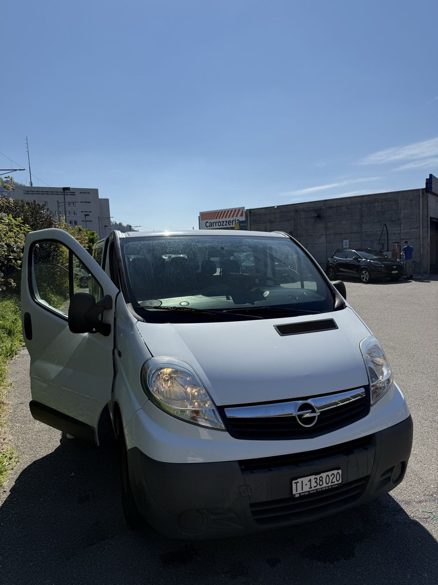 Opel Autos: Opel Vivaro 9 plätzter Minivan Mit MFK – Gebraucht aus Chiasso von she_9rhj