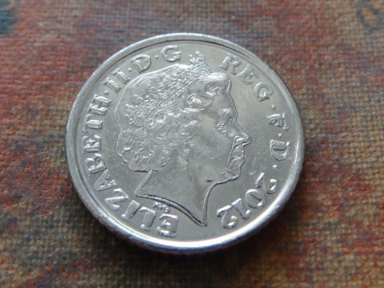 Alle Münzen: ROYAUME-UNI  5 Pence  2012 – Gebraucht aus Romanel-sur-Lausanne von Swift13