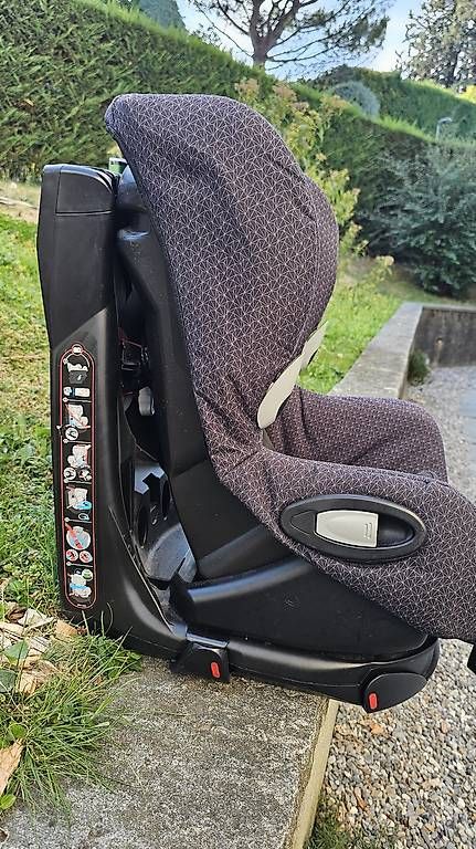 Seggiolini per auto: Siège auto Bébé- 9 à 18 kg – Usato da Pully venduto da bul_9jvj 3