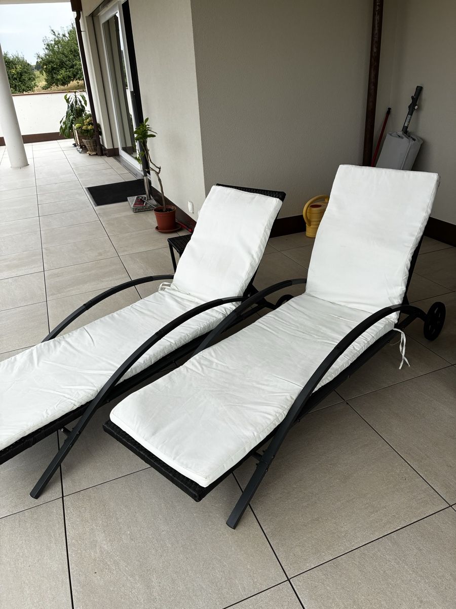 Chaises longues: Gebrauchte Liegestühle – D'occasion à Grossdietwil par Kikierenda
