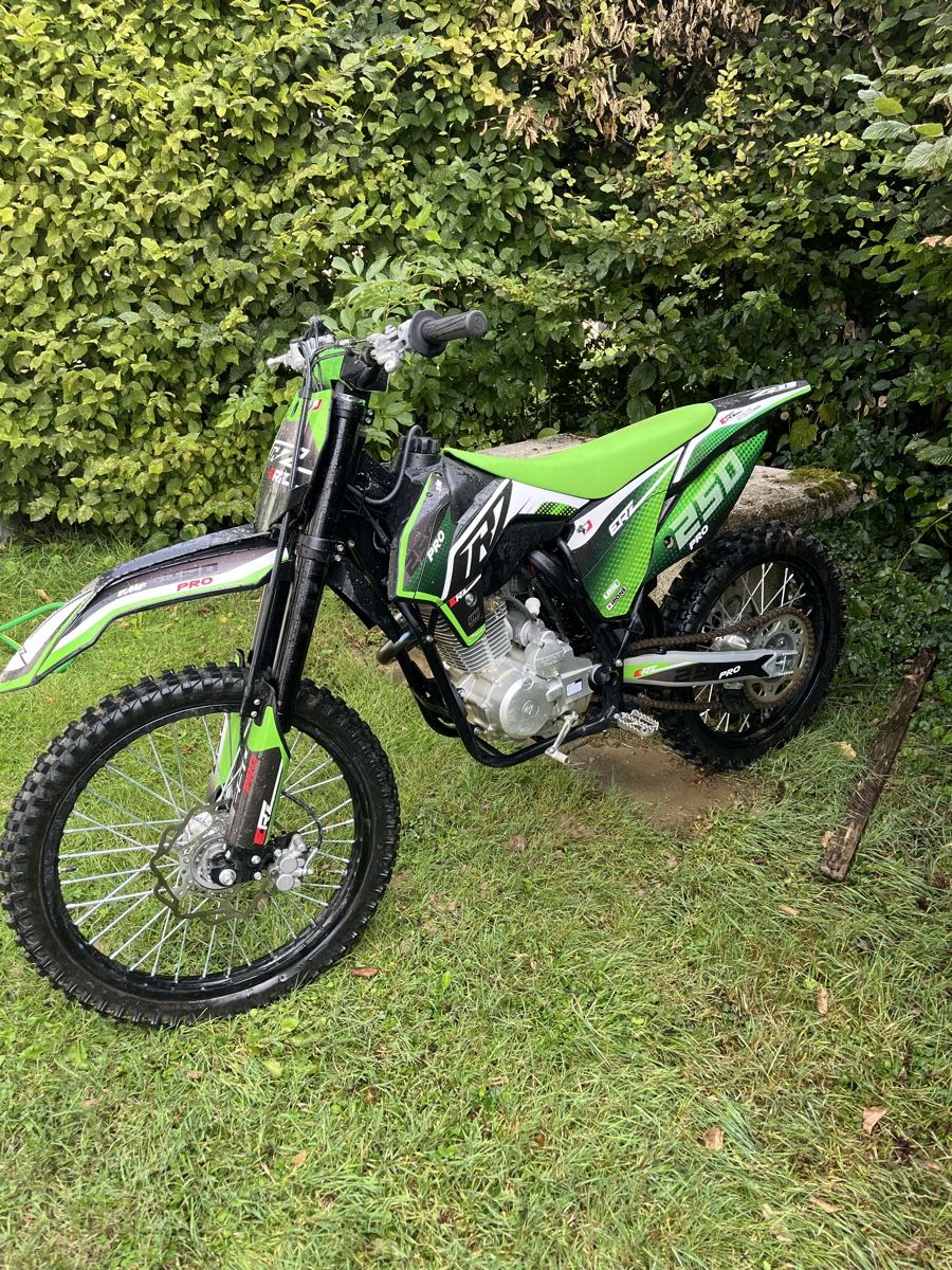 Enduro: Moto ERZ 250 4 temps – Nuovo (secondo la descrizione) da Le Locle venduto da luthin01 1
