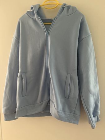 Helle, bequeme Sweatjacke mit Reissverschluss, Grösse M neu
