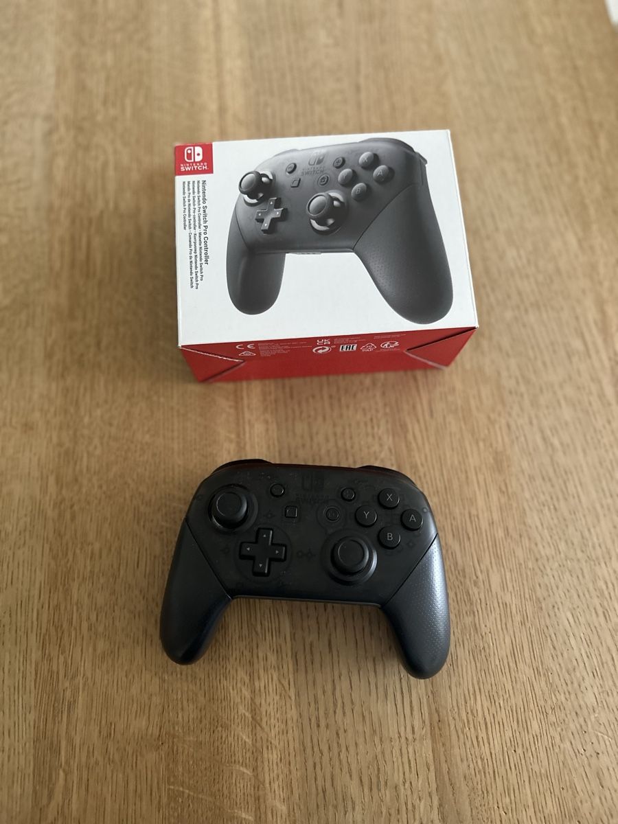 Nintendo Manettes: Nintendo Switch Controller  – D'occasion à Egerkingen par Claudia_Flury