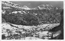 Lauterbrunnen (BE) Tal mit Jungfrau und Mönch Alpenpanorama