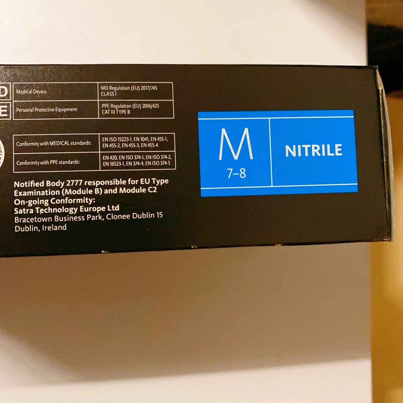 Handschuhe & Handstulpen: Nitril Einweghandschuhe Schwarz – Neu und originalverpackt aus Luzern von Sommer_26 3