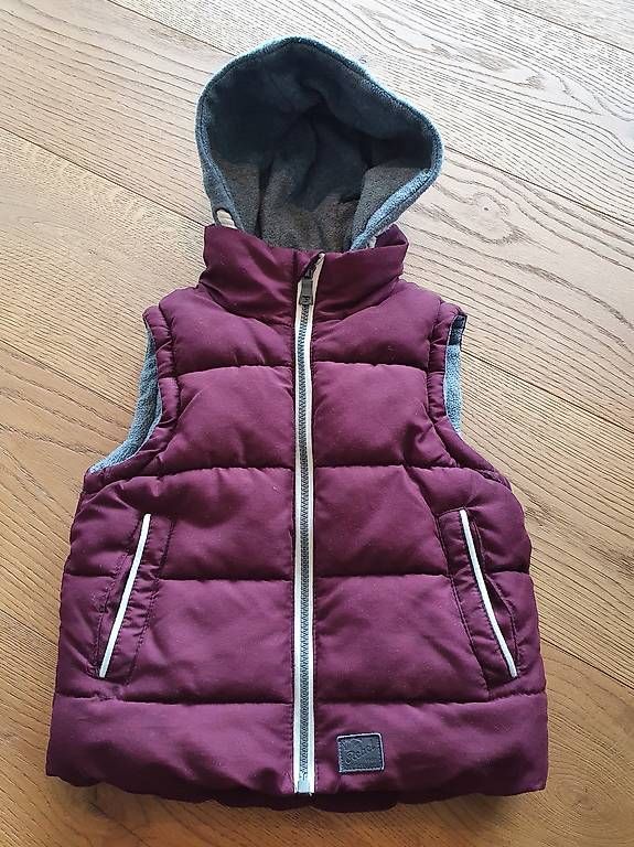 Sonstige Jungenkleidung: Gilet/Weste Grösse 110 – Gebraucht aus Bülach von Best-Touchdown