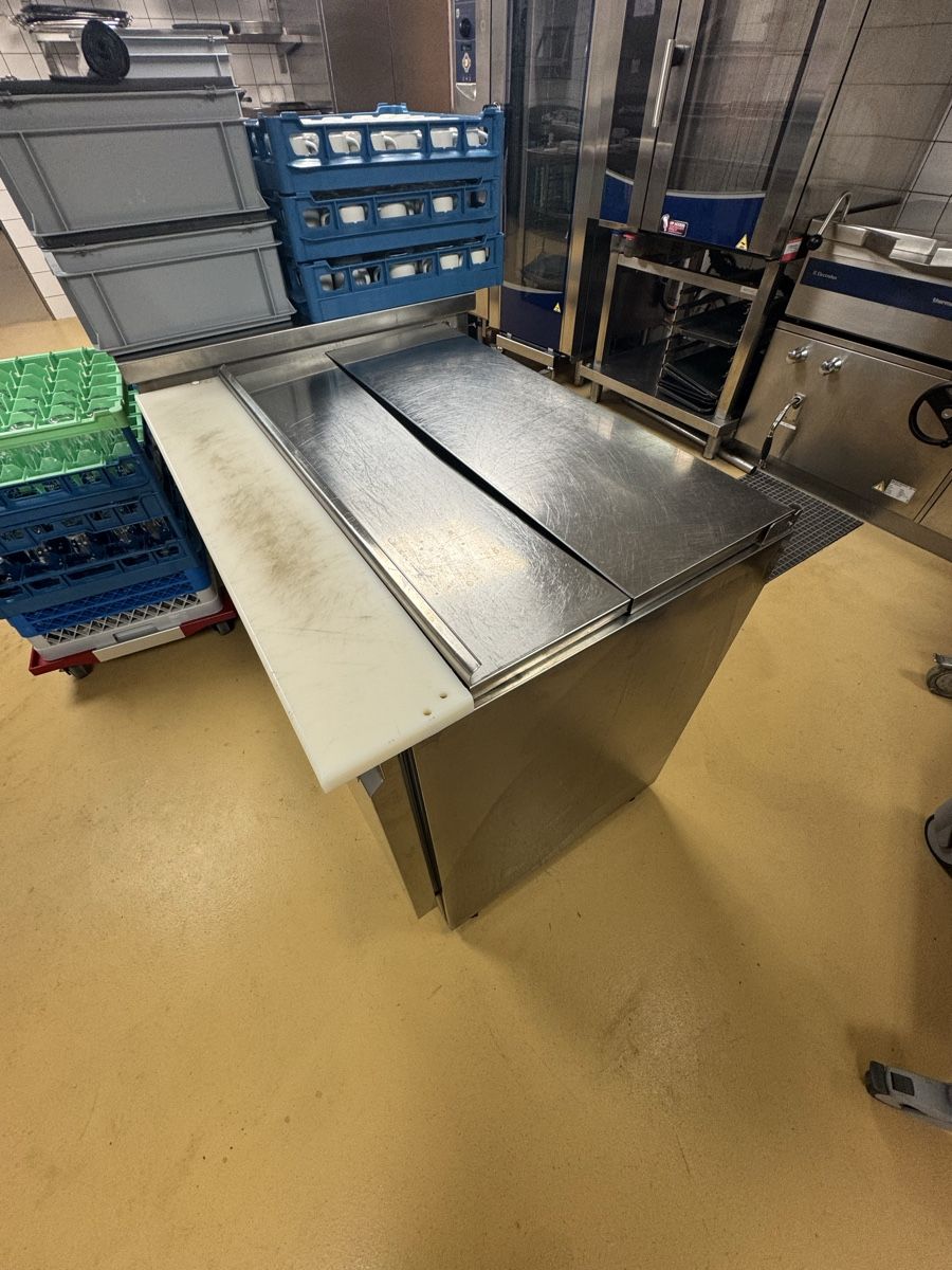 Frigoriferi: Electrolux Kühltisch/Saladette, Edelstahl – Usato da Heerbrugg venduto da Klaudush 2