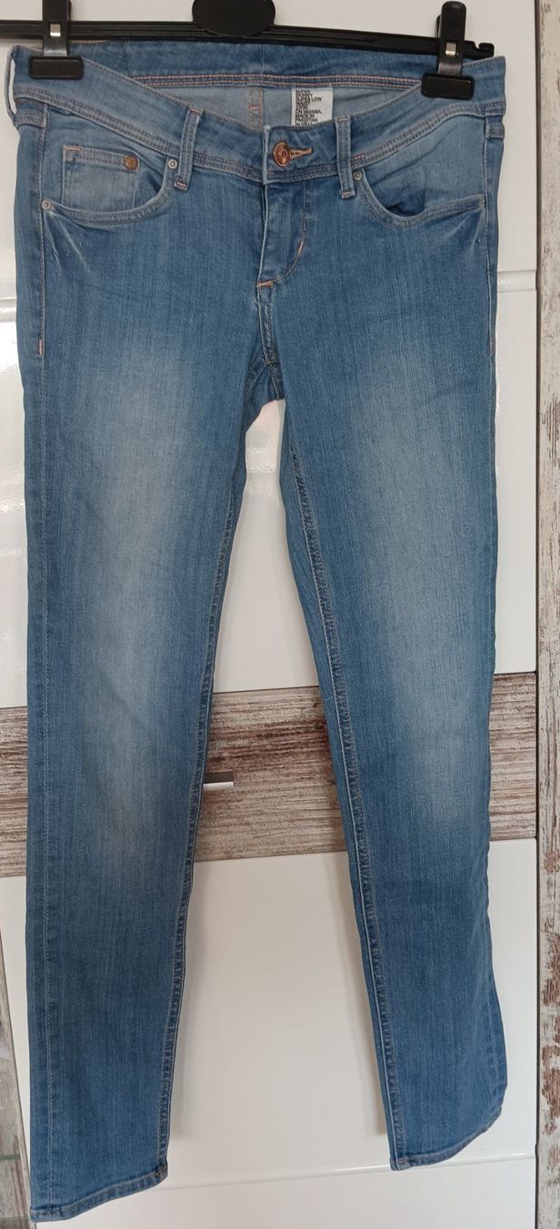 Jeans: Jeans Damen Gr. 27/30 – Usato da Schöfflisdorf venduto da kin_2dp9 1