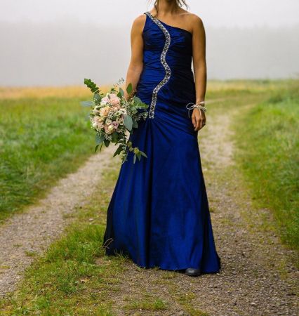 Gala-, Ball-, Trauzäuginkleid