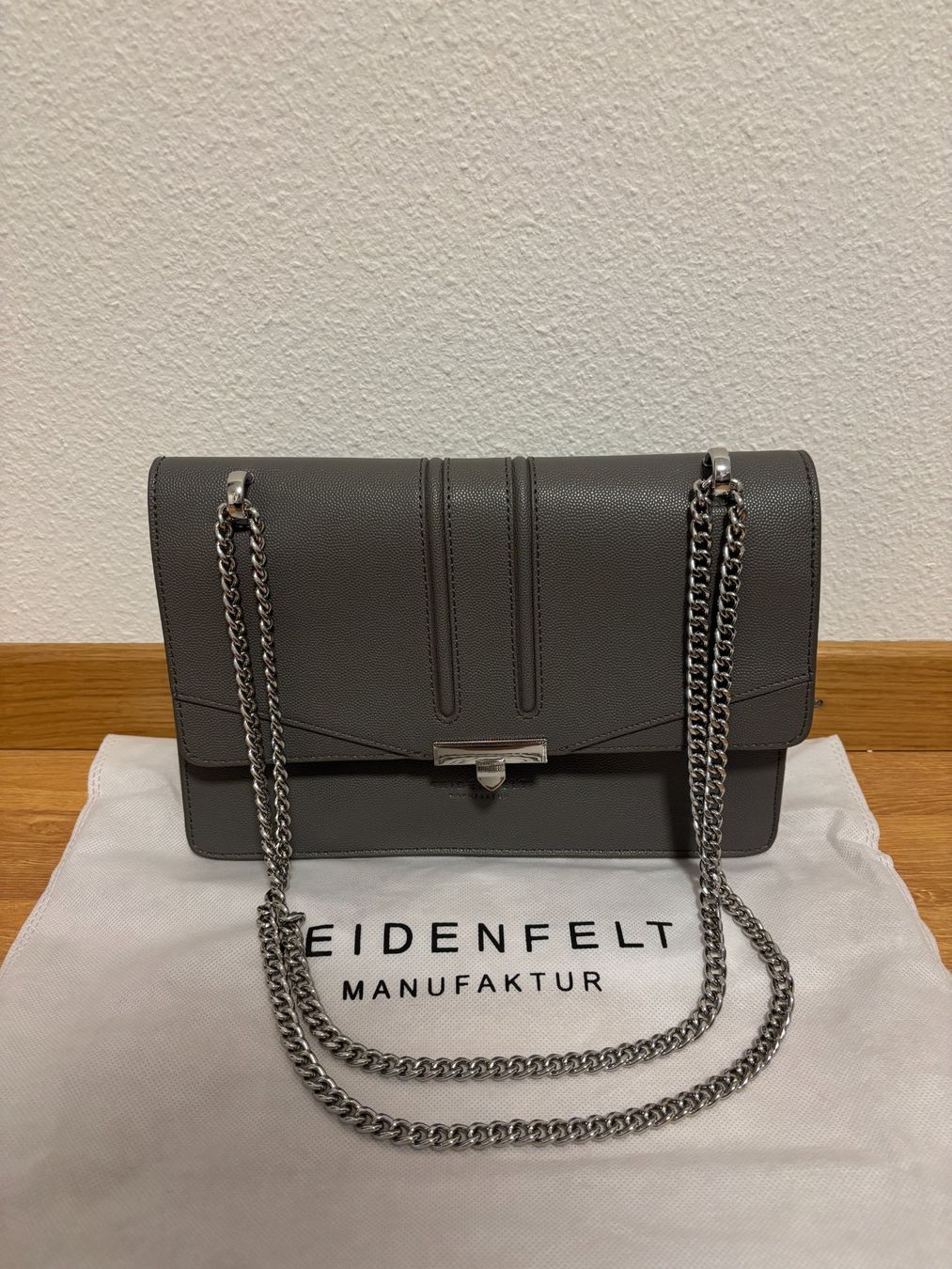 Borse da donna: Graue Seidenfelt Tasche – Usato da Buchs ZH venduto da lin_yc6r 1