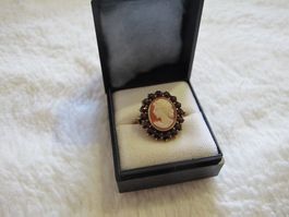 Ring Mit Kamee Und Granaten 19,2 Karat Gelbgold Sehr Alt