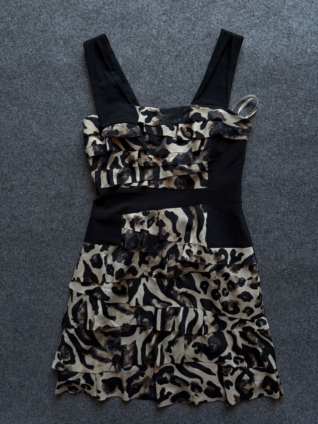 Karen Millen Vestiti: Karen Millen Robe léopard à volants T38 – Usato da Neuchâtel venduto da belange 1