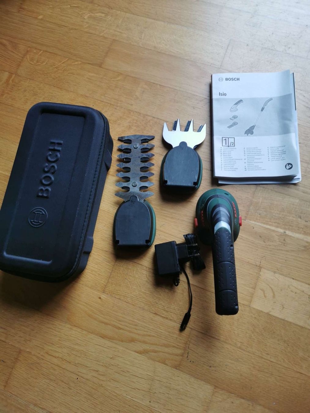 Bosch Alle Werkzeuge: Bosch Akku-Grasschere Isio Kit, 1.5 Ah - Gartenschere – Neu (gemäss Beschreibung) aus Zürich von Estgil 3