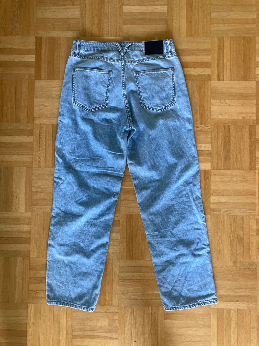 Volcom Jeans: Leichte Jeans von Volcom, Grösse 27 – Usato da Zürich venduto da more06 2