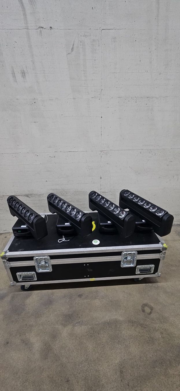Lampade: Package Lyre Elation Blade Perfect condition – Usato da Payerne venduto da RyserGroupeSA