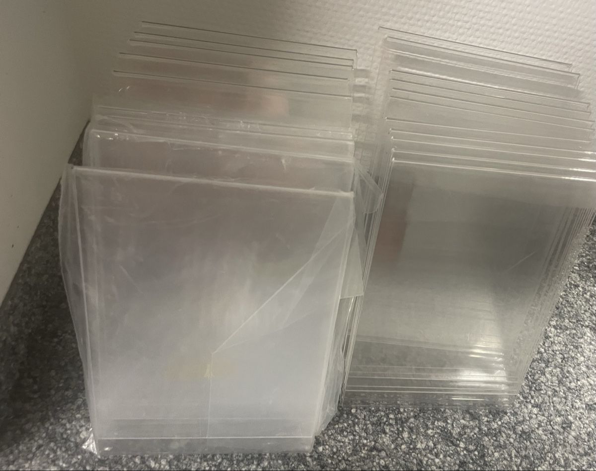 Allestimento di negozi e stand fieristici: 20 Stück Plexiglas Ständer . – Usato da Au ZH venduto da Jaggy4
