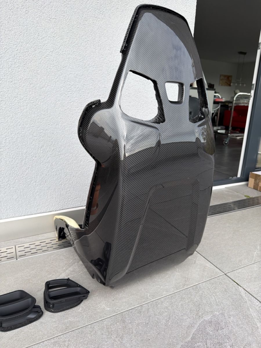 Porsche Alle Autoersatzteile: Porsche 992 Schalensitz aus Carbon – Gebraucht aus Wolfwil von Rolex1 4