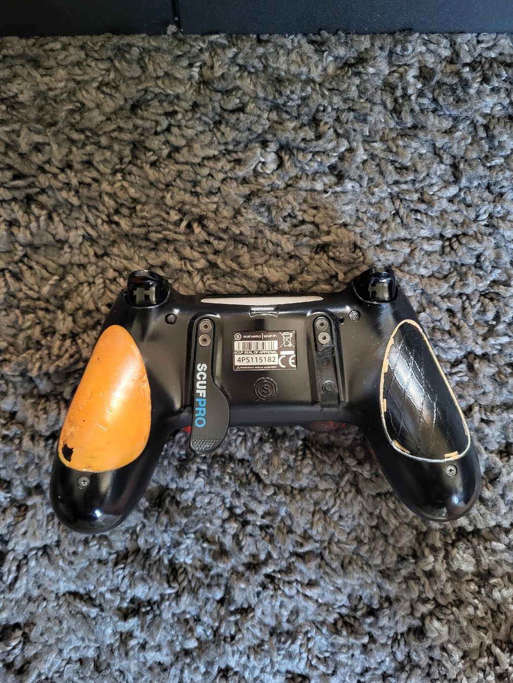 Sony Consoles: PlayStation 4 Konsole mit Scuf Controller gebraucht – D'occasion à Zürich par ale_drb2 1