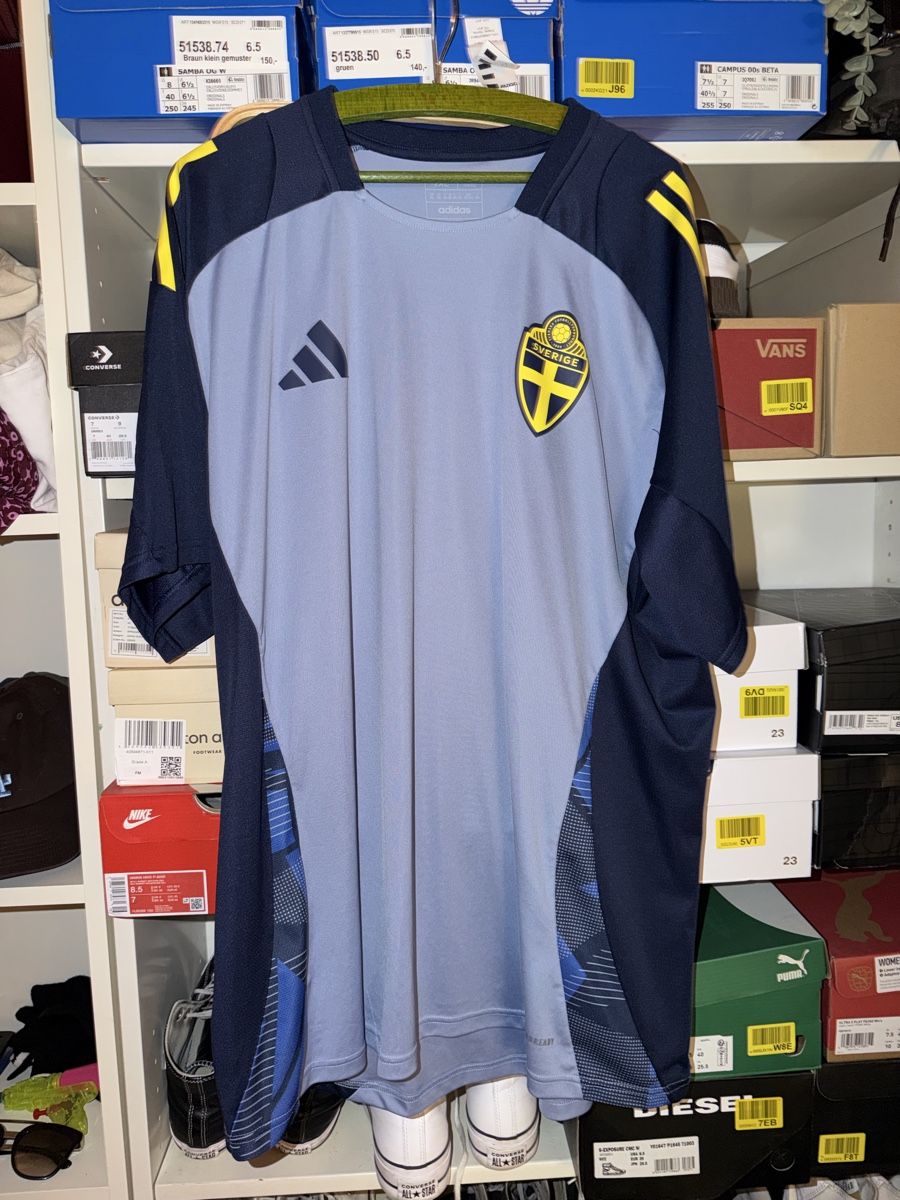 Adidas Canottiere & Pantaloni: Schweden Trainingstrikot, 2XL – Usato da Gutenswil venduto da jus_nr7h