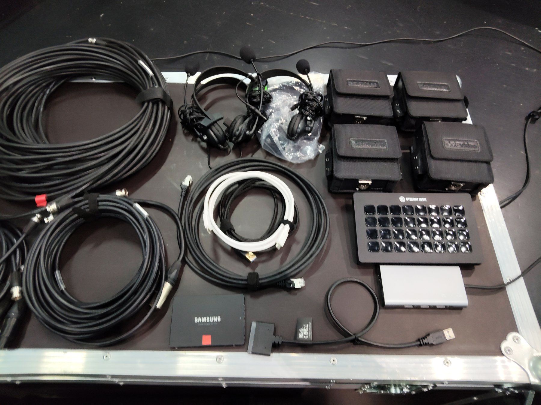 Wandhalterungen: Mobile Videoregie 19" / streaming setup / Blackmagic – Gebraucht aus Chur von san_k6zc 3