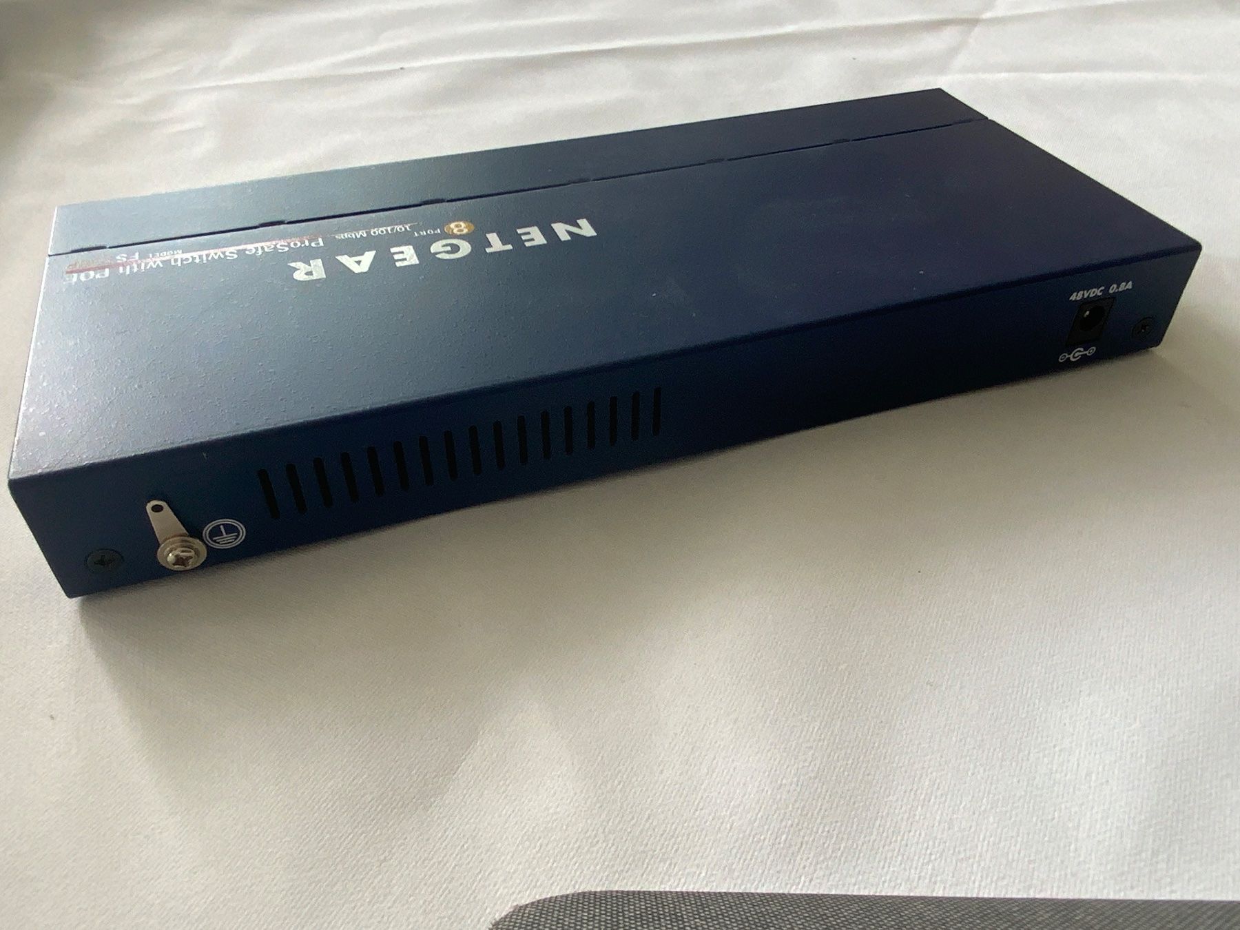 Netgear Hub & Switch: NETGEAR POE SWITCH FS108P – Usato da bergdietikon venduto da jc.zante 2