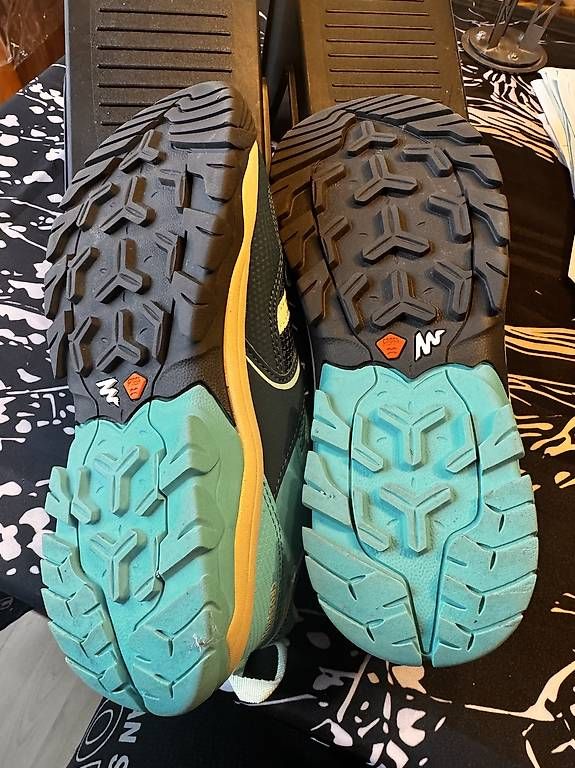 Decathlon Scarpe da donna: Wanderschuhe Quechua gr. 36, Top Zustand – Nuovo (secondo la descrizione) da Ostermundigen venduto da Sinlimite37 3