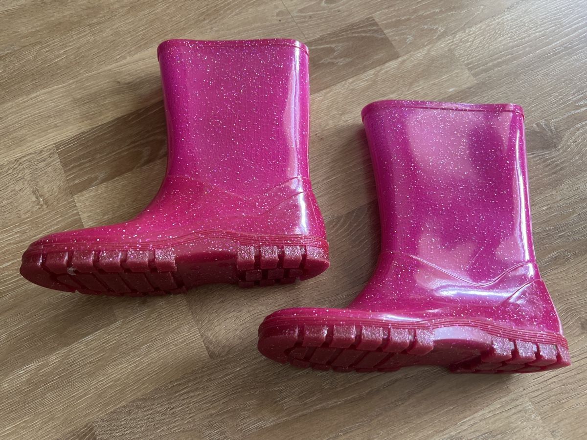Schuhe für Mädchen: Schuh-Paket Mädchen, Gr. 33 – Gebraucht aus Zuchwil von Commander0 1