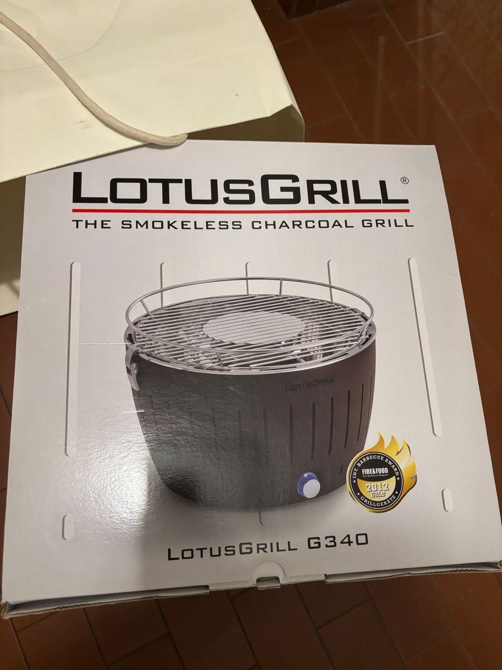 Lotusgrill Griglie: Lotus Grill G340 – Nuovo (secondo la descrizione) da Riva San Vitale venduto da Stekri