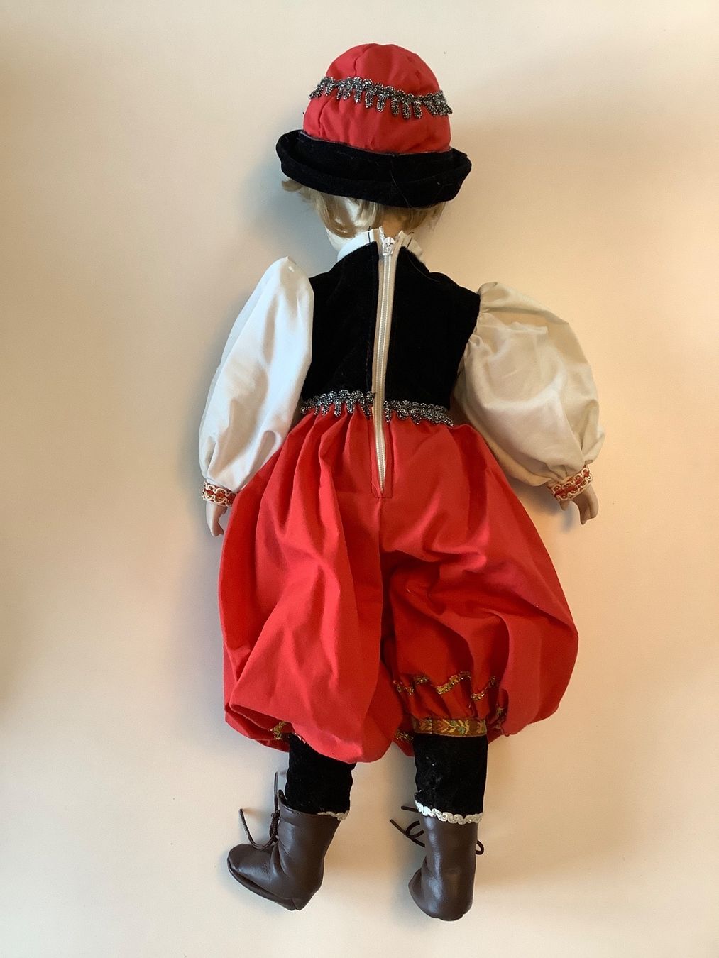 Puppen: Porzellan-Puppe – Gebraucht aus Triesen von boston7 1