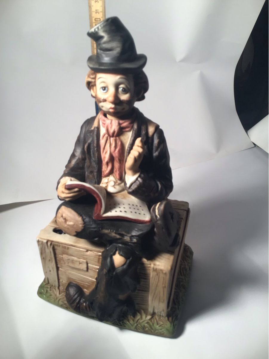 Statuette: Lesender Clochard mit musik – Usato da schönenbuch venduto da Josefus