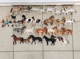 SCHLEICH Pferde, Reiterinnen und 2Tiere