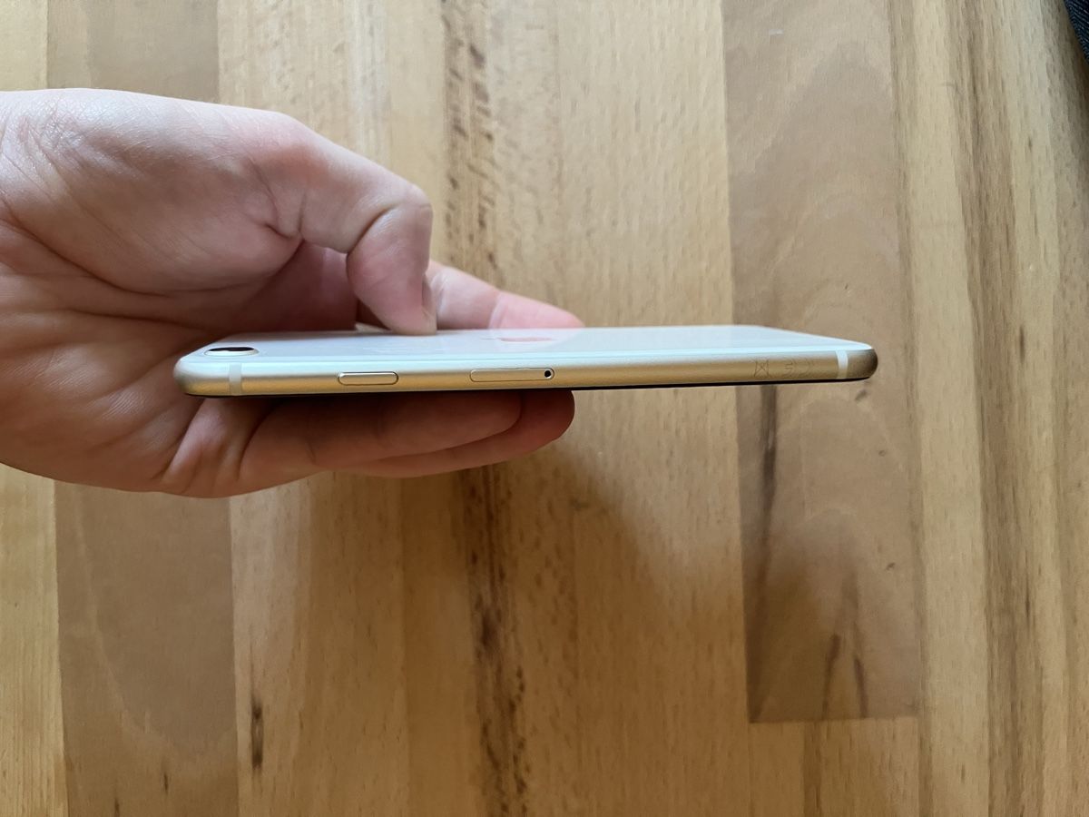 Apple Handys / Smartphones: IPhone SE 2022, Starlight 128GB – Neu (gemäss Beschreibung) aus Zürich von jon_zxh6 3