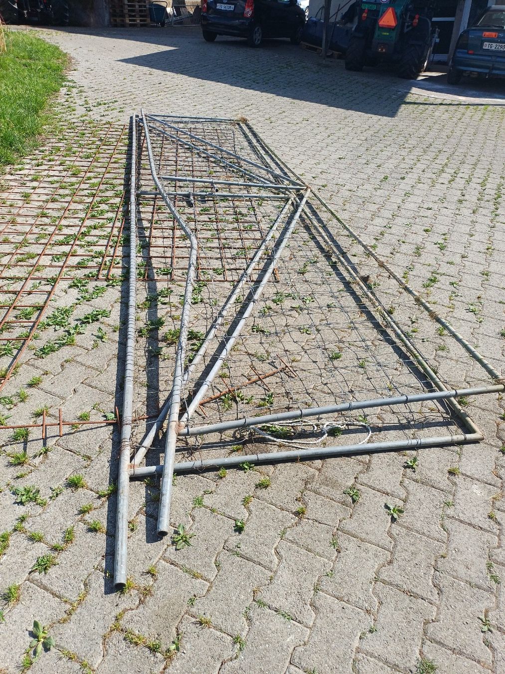 Zäune: Metallzaun Element 5.5m x 1.3m, stabil, – Gebraucht aus Zuckenriet von Res. 3