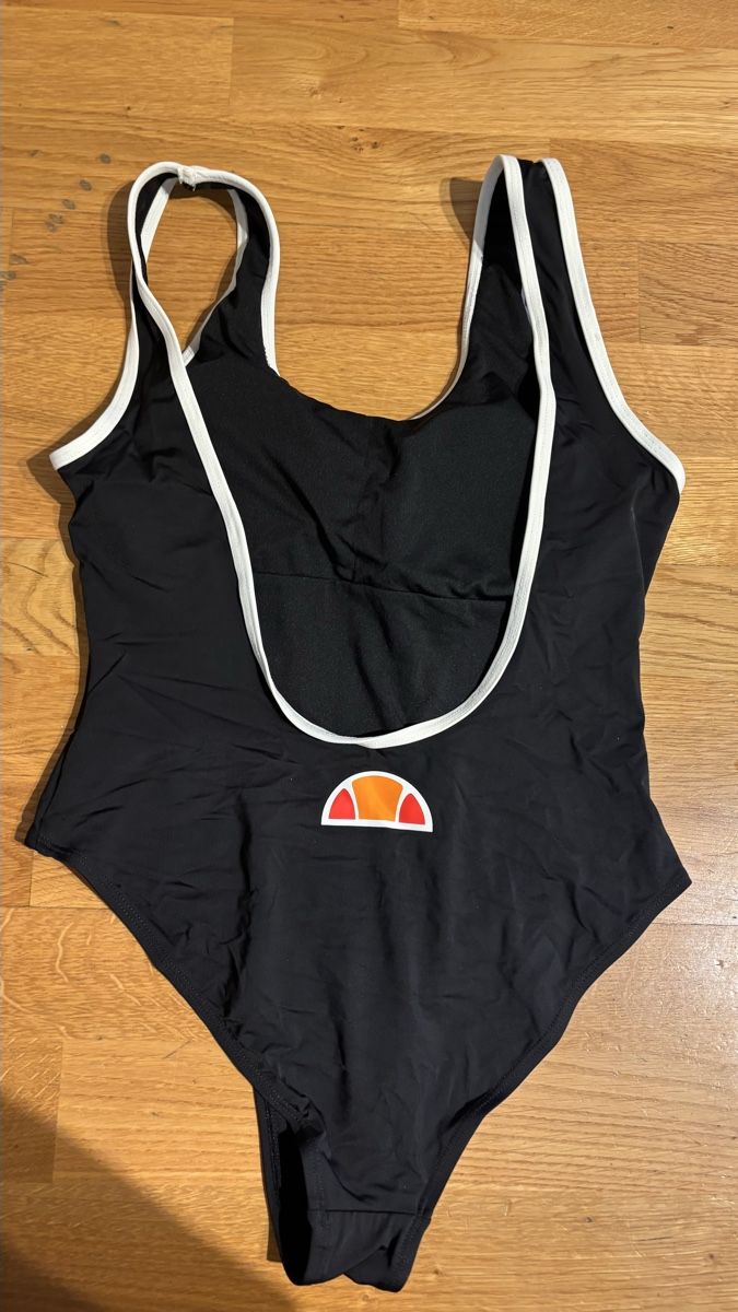 Ellesse Costumi da bagno & Bikini: Ellesse Badeanzug Gr. S – Usato da Wetzikon ZH venduto da pinkilady44 2