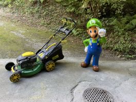 Luigi Figur Nintendo gross aus Kunstharz neuwertig 