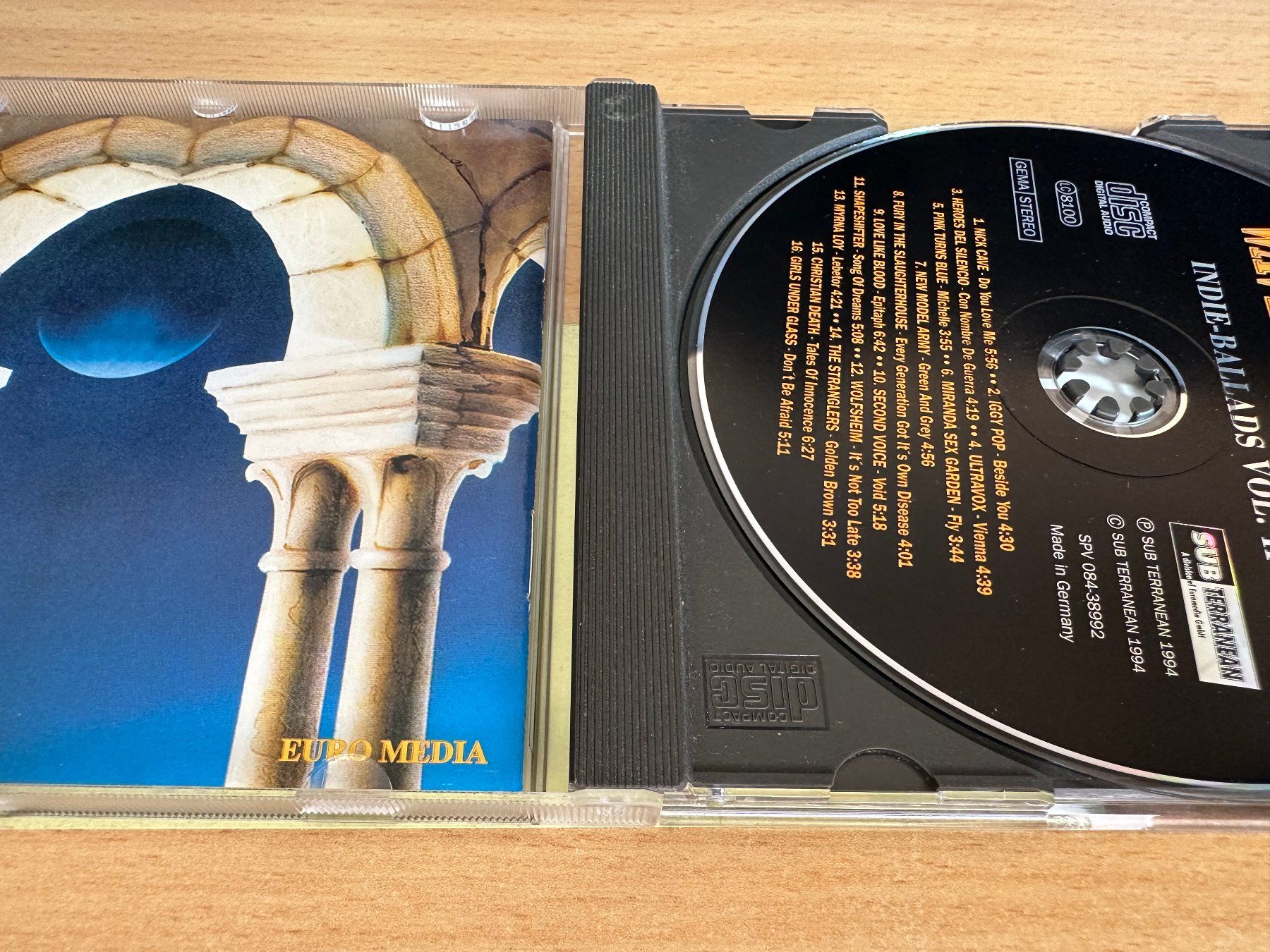 CD: Various – Wave Romantics Vol. II – Usato da Rikon im Tösstal venduto da Alpenmutz 2