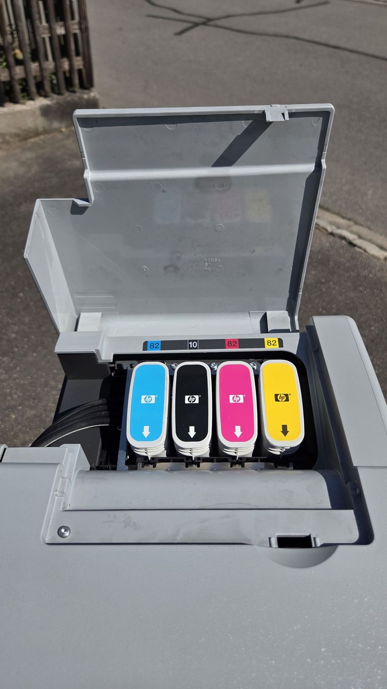 Hewlett Packard Imprimantes: HP Designjet 500 Plus inkl. Zubehör – D'occasion à Rickenbach Sulz par Kodachrom 5
