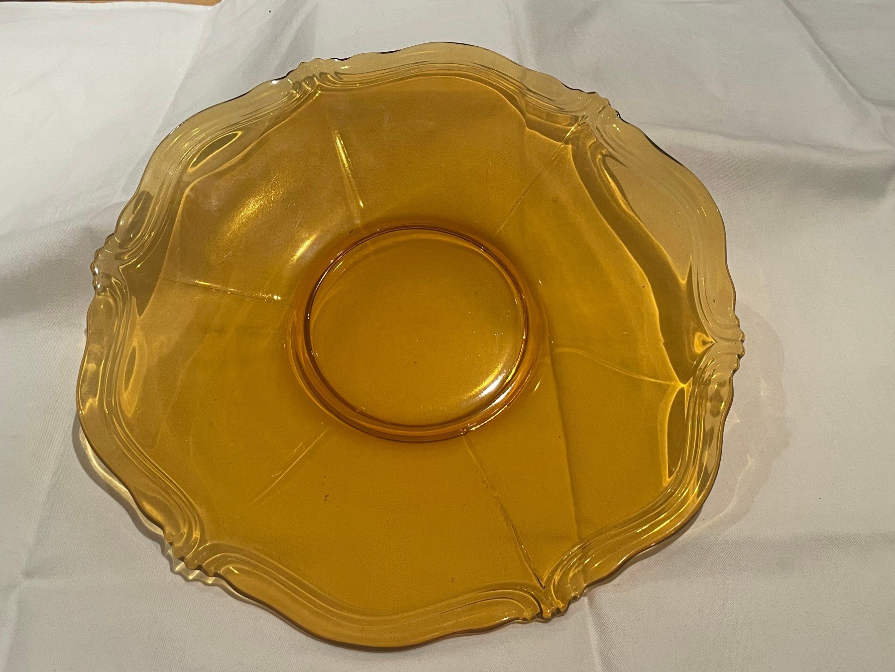 Bicchieri: Gelbe Pressglasschale – Usato da Bärau venduto da Bluemli21