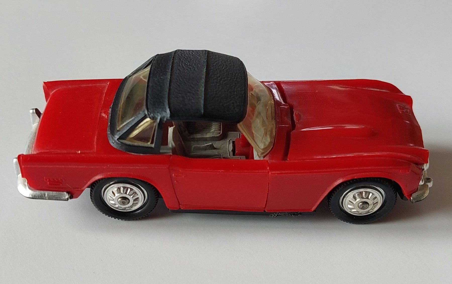 Triumph Modellini d'auto: Triumph TR 5 rot Cabrio ,Norev , 1x43 – Usato da Veltheim AG venduto da fredy_richner 2