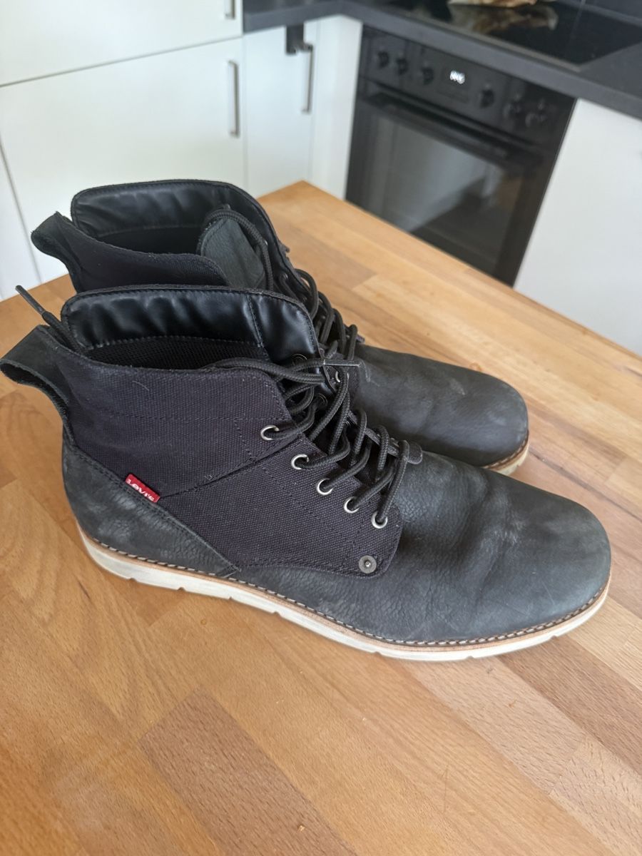 Levi's Herrenschuhe: Chaussures Levis bottine  – Gebraucht aus Prilly von mor_759j