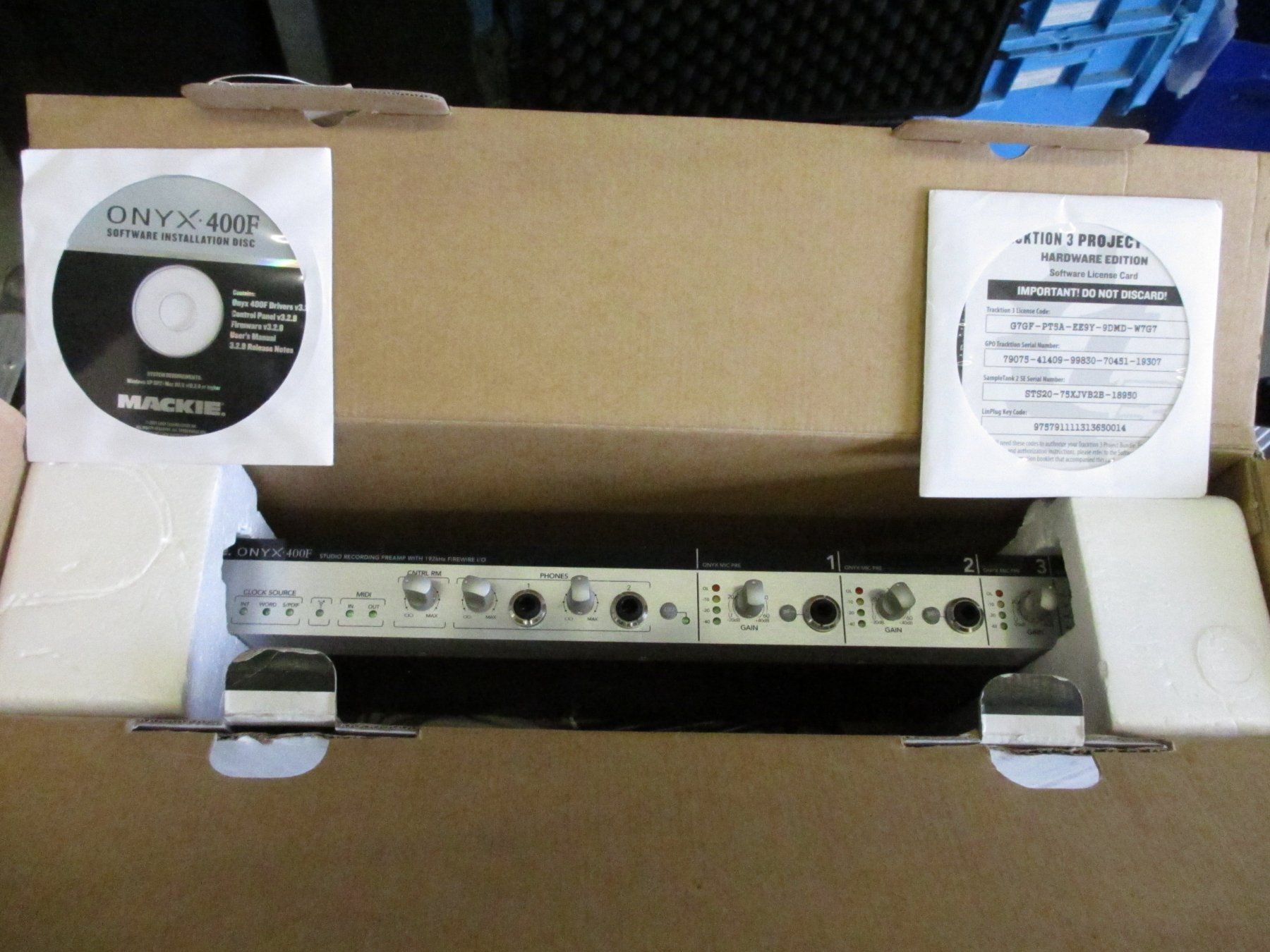 Mackie Attrezzatura per studi di registrazione: Mackie Onyx 400F Audio Interface - Neu & OVP – Nuovo e nell'imballaggio originale da Lyssach venduto da LeuSound 3