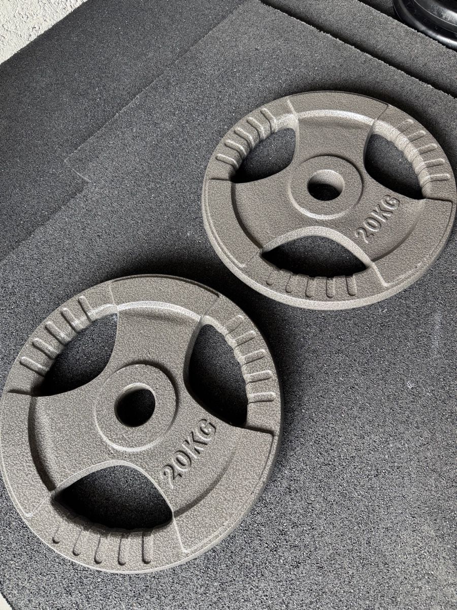 Hanteln & Gewichte: Hantelscheiben 2x20KG 🏋️‍♂️  – Neu (gemäss Beschreibung) aus Büron von Sasho_wrst