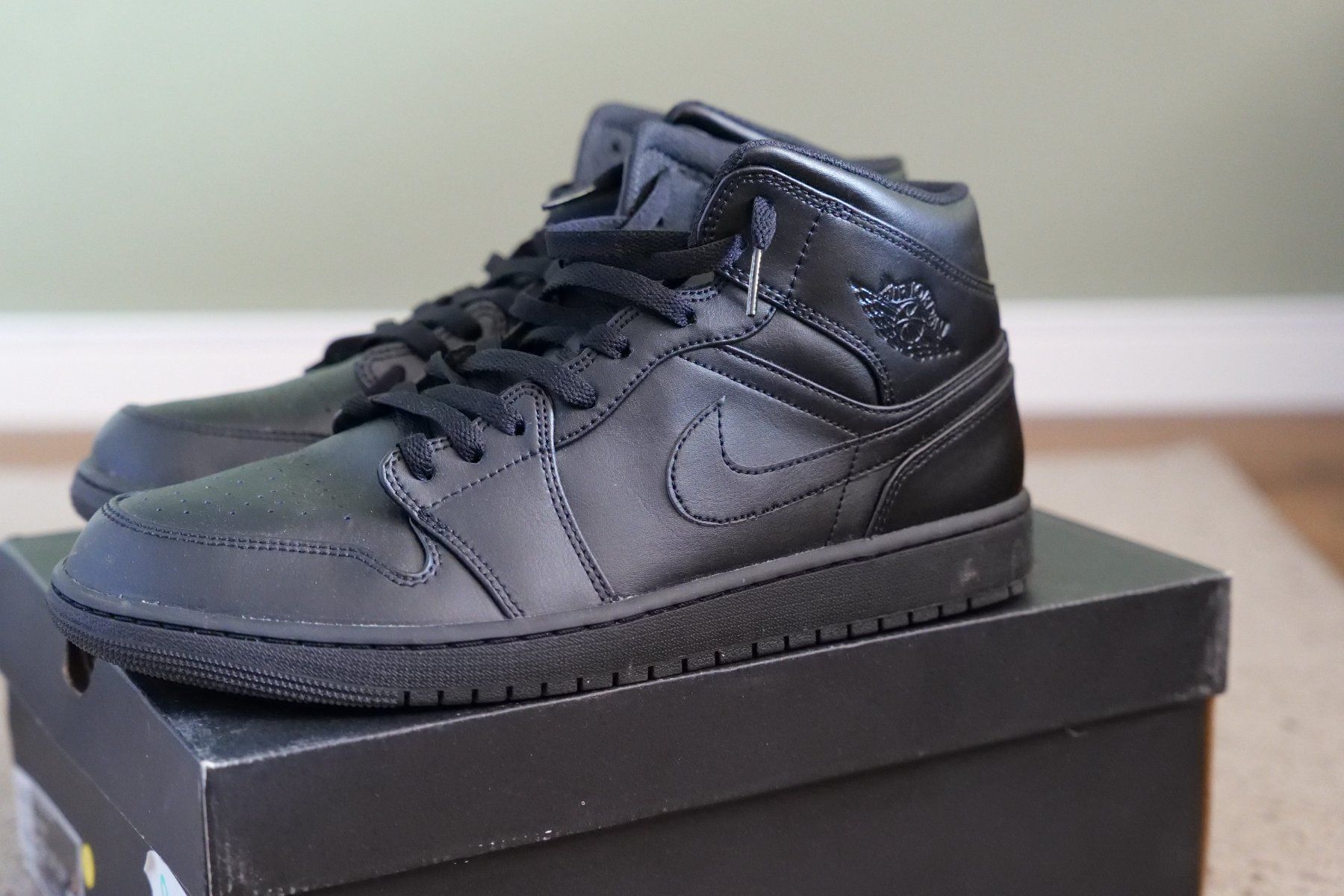 Jordan Chaussures hommes: Jordan 1 Mid black – D'occasion à Arisdorf par G.Friderich