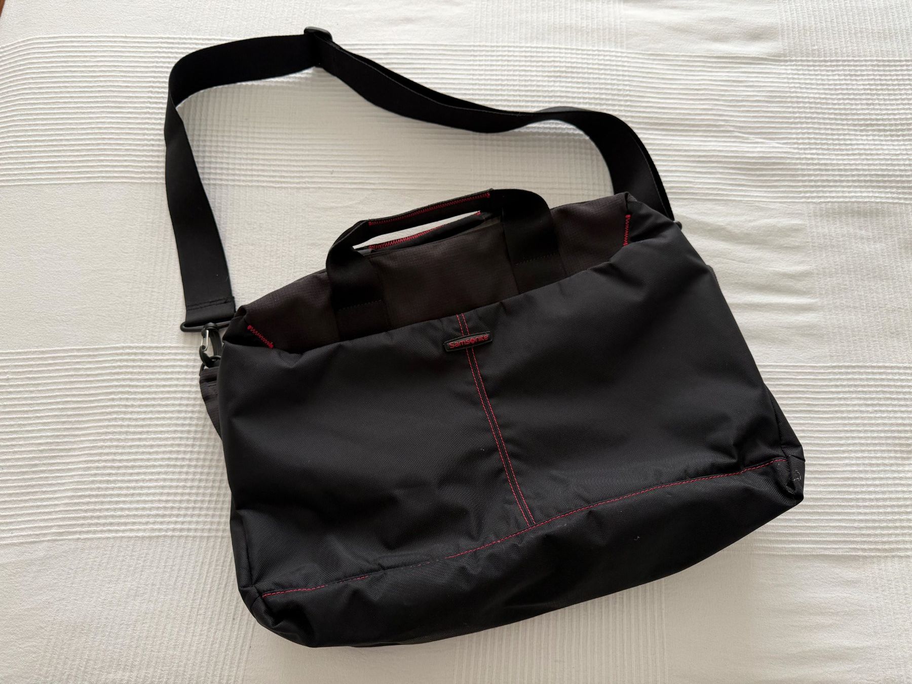 Samsonite Borse: Samsonite Laptop-Tasche – Usato da Nänikon venduto da marcusg70
