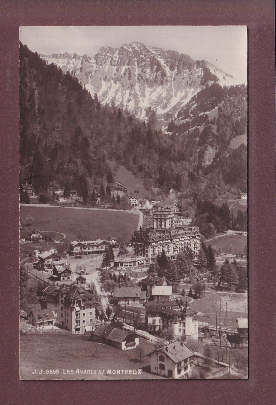 Cartes postales: LES AVANTS - Vue partielle - 1920 – D'occasion à Pully par nicecards