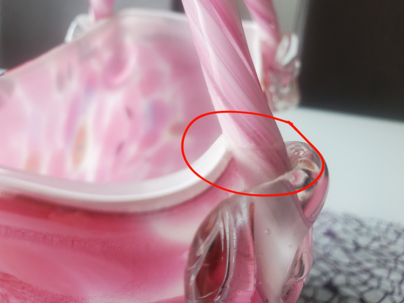 Vasi & Recipienti: Vintage Glas Vase Handtasche Rosa – Usato da Frauenfeld venduto da BeneFull 8