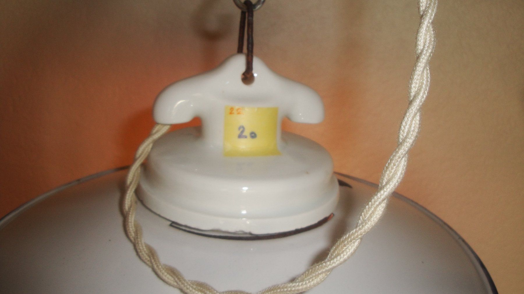 Lampadari & plafoniere: Kellerlampe mit Emaillierter Lampenschirm – Usato da Zürich venduto da Paykan 1