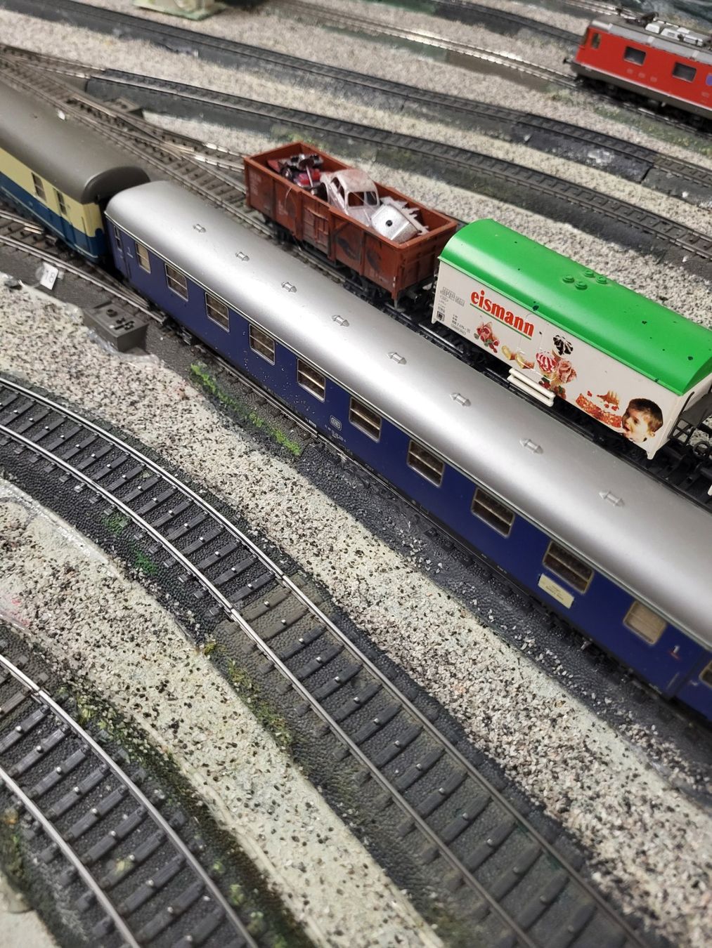 Märklin Modelleisenbahnen: Dampflok Digital mit 4 Wagen – Gebraucht aus Andelfingen von Flippi64 5